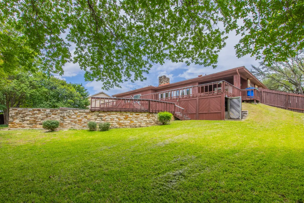 113 Indian Bend Drive Lakeway, TX 78734