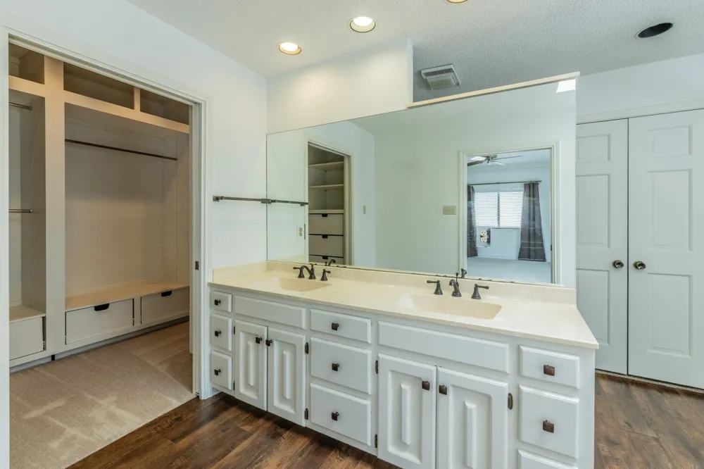 113 Indian Bend Drive Lakeway, TX 78734