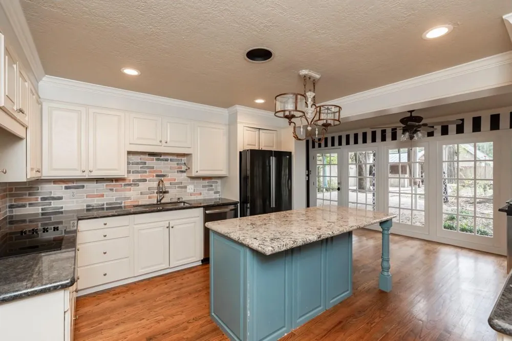 2465 Gladys Street Beaumont, TX 77702