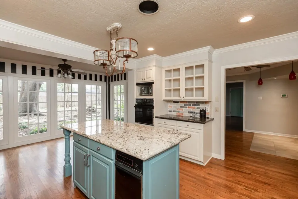 2465 Gladys Street Beaumont, TX 77702