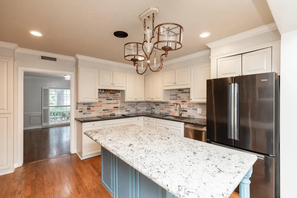 2465 Gladys Street Beaumont, TX 77702