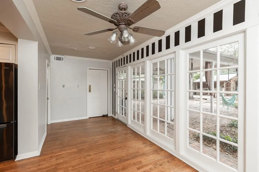 2465 Gladys Street Beaumont, TX 77702