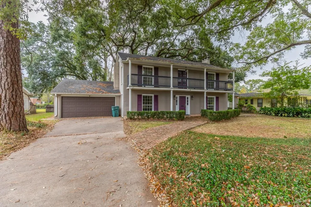 2465 Gladys Street Beaumont, TX 77702