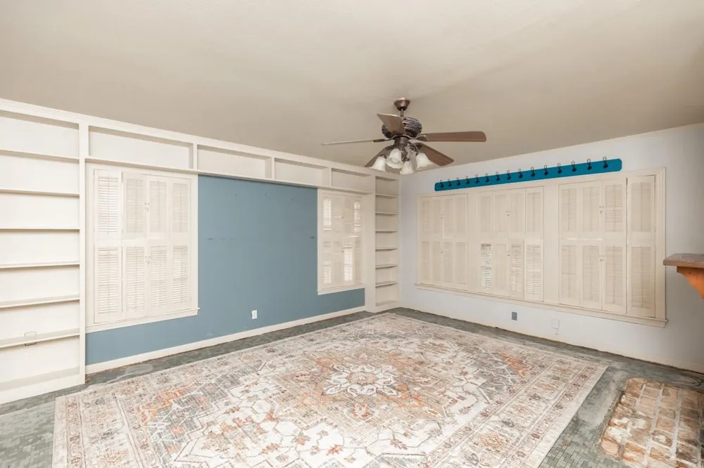 2465 Gladys Street Beaumont, TX 77702