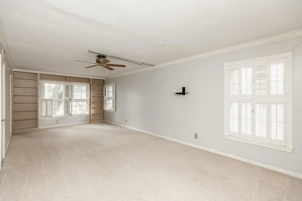2465 Gladys Street Beaumont, TX 77702
