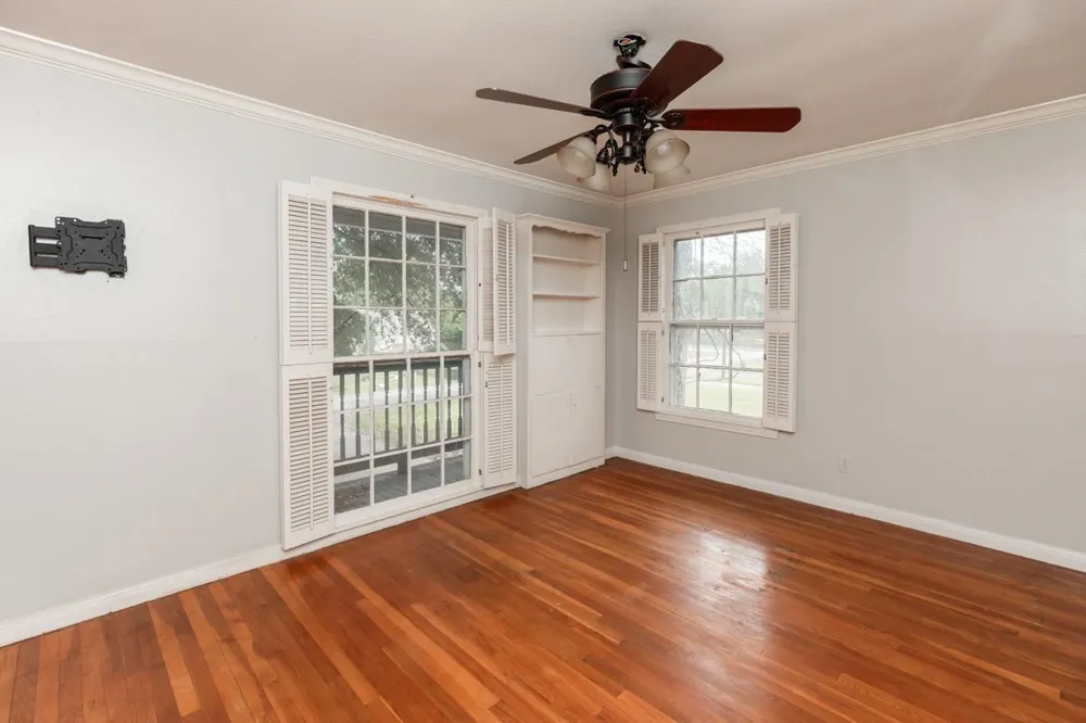 2465 Gladys Street Beaumont, TX 77702