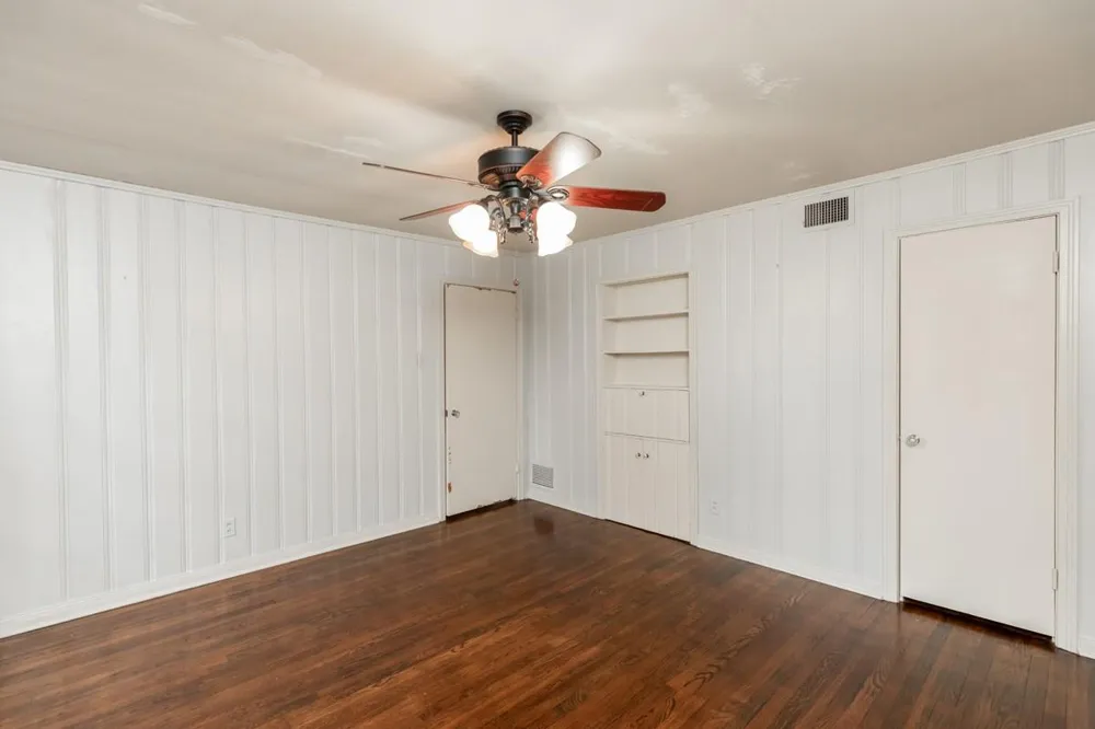 2465 Gladys Street Beaumont, TX 77702