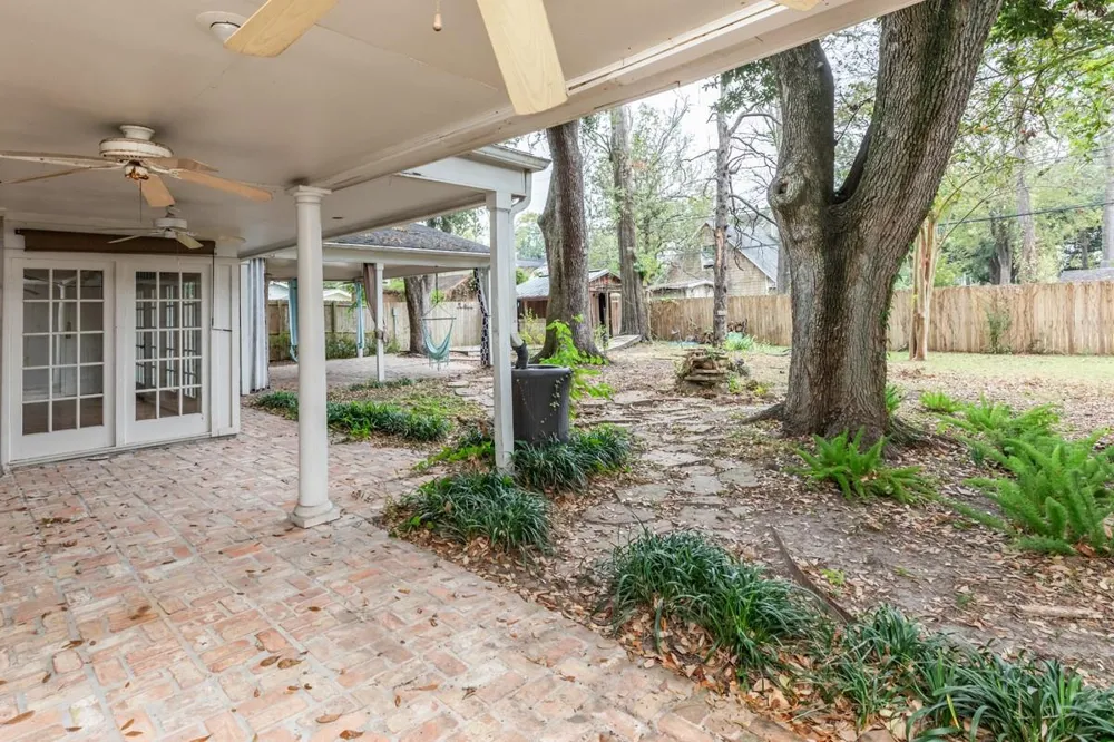 2465 Gladys Street Beaumont, TX 77702