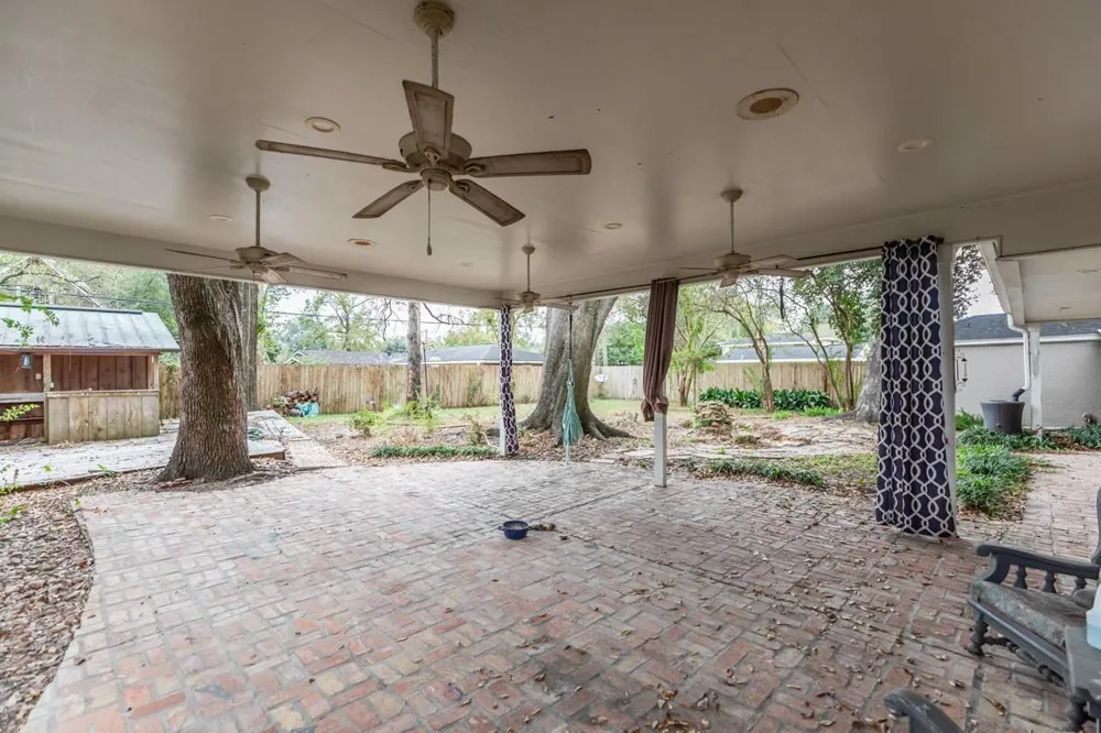 2465 Gladys Street Beaumont, TX 77702