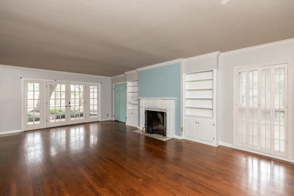 2465 Gladys Street Beaumont, TX 77702