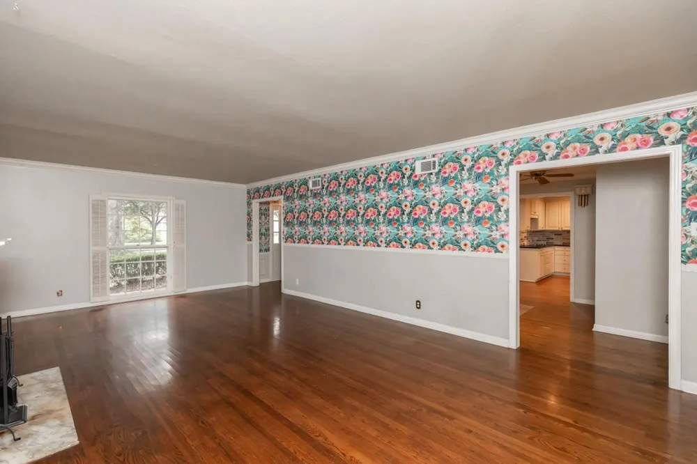 2465 Gladys Street Beaumont, TX 77702