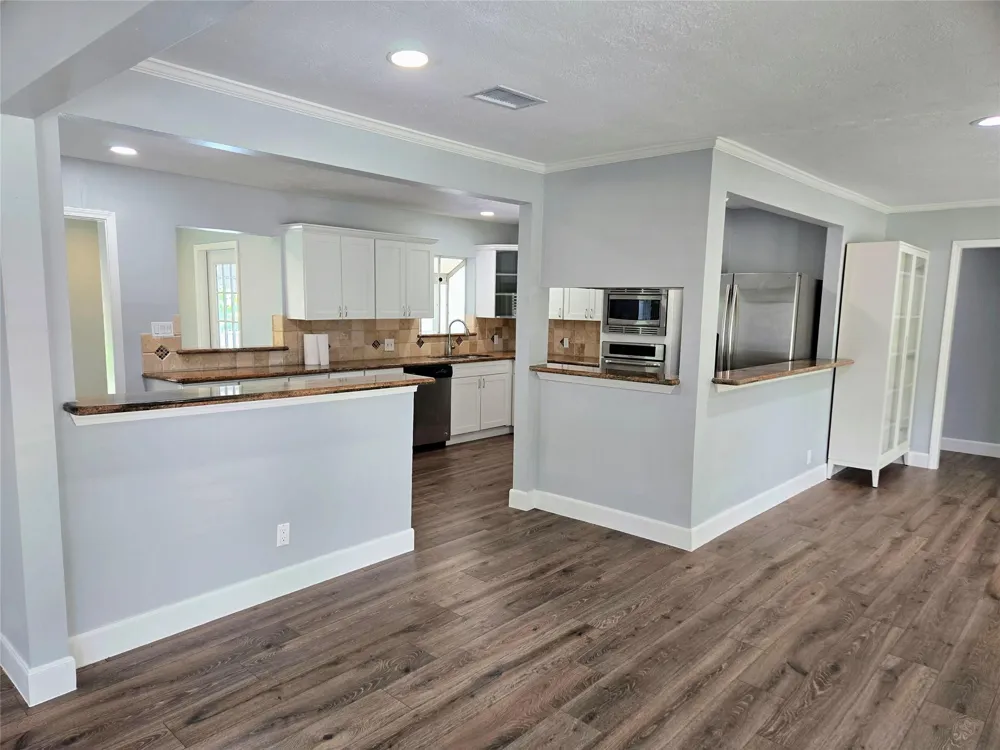 5010 Mayfair Street Bellaire, TX 77401