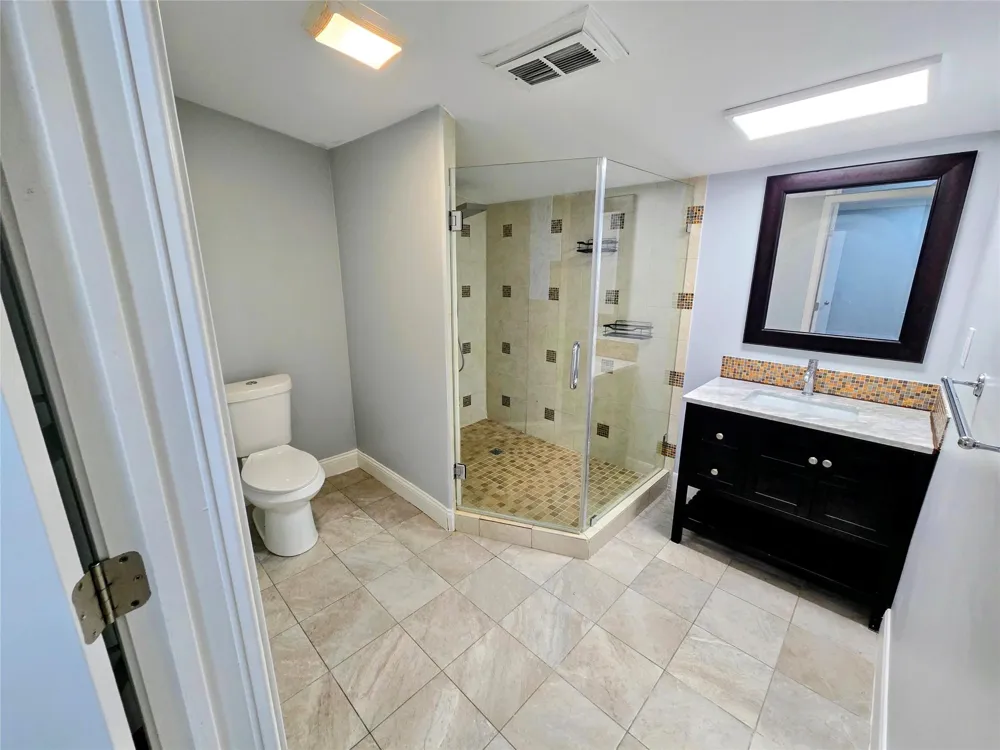 5010 Mayfair Street Bellaire, TX 77401