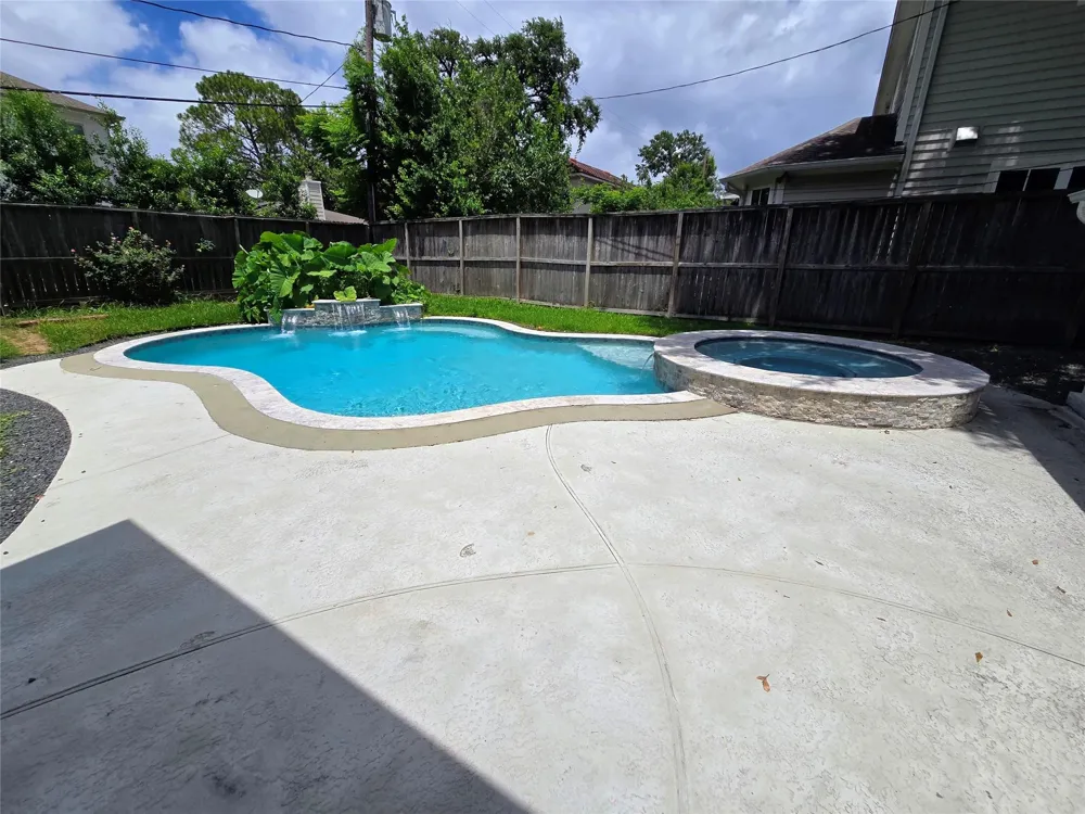 5010 Mayfair Street Bellaire, TX 77401