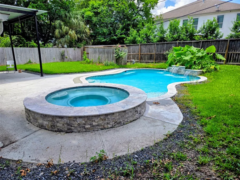 5010 Mayfair Street Bellaire, TX 77401