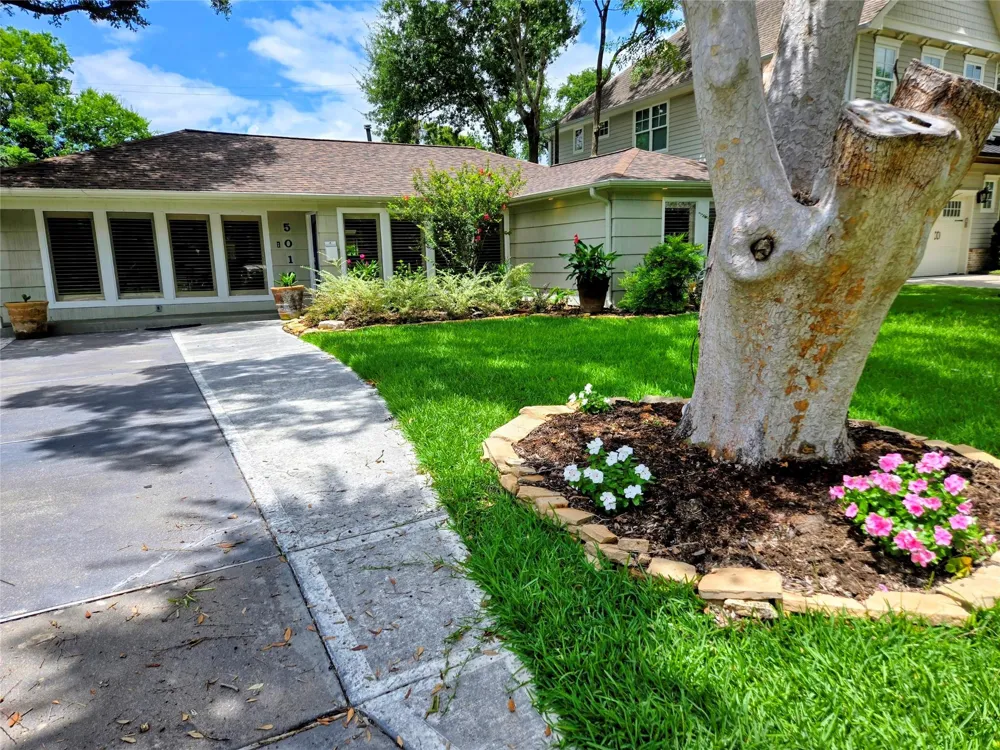 5010 Mayfair Street Bellaire, TX 77401