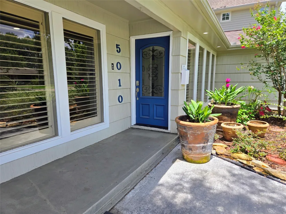 5010 Mayfair Street Bellaire, TX 77401