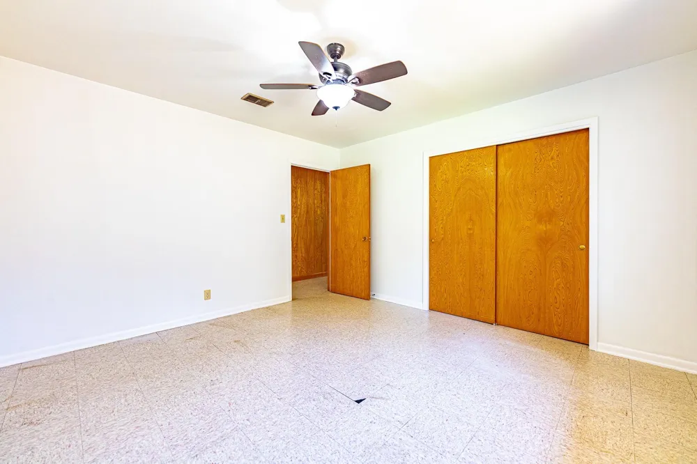 1220 Avenue I Shiner, TX 77984