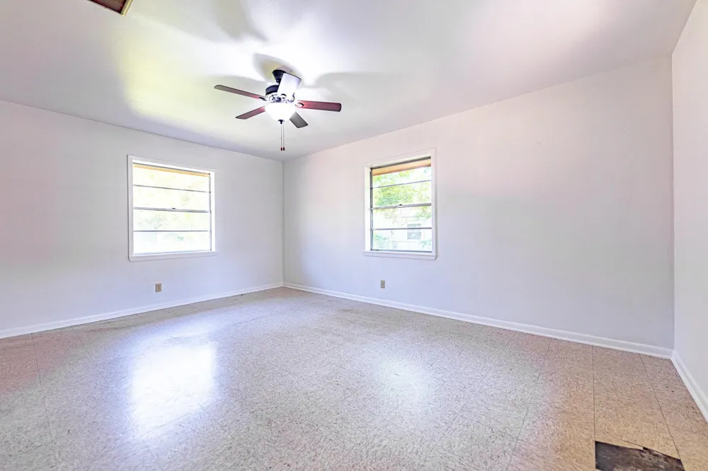 1220 Avenue I Shiner, TX 77984