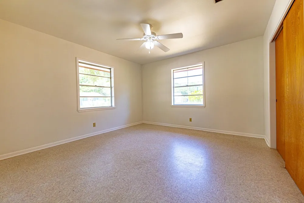 1220 Avenue I Shiner, TX 77984