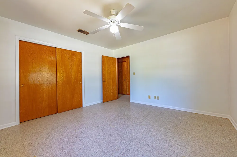 1220 Avenue I Shiner, TX 77984