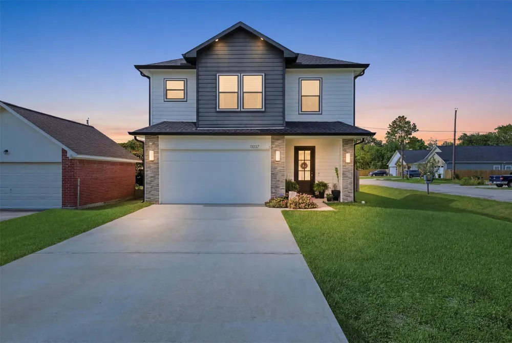 11037 Bois D Arc Street La Porte, TX 77571