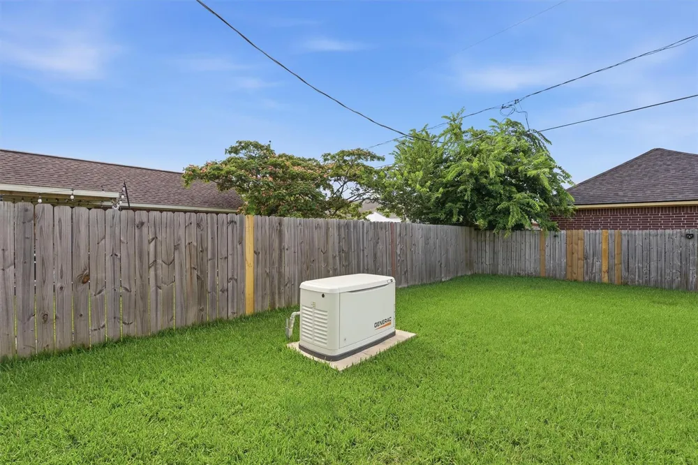 11037 Bois D Arc Street La Porte, TX 77571