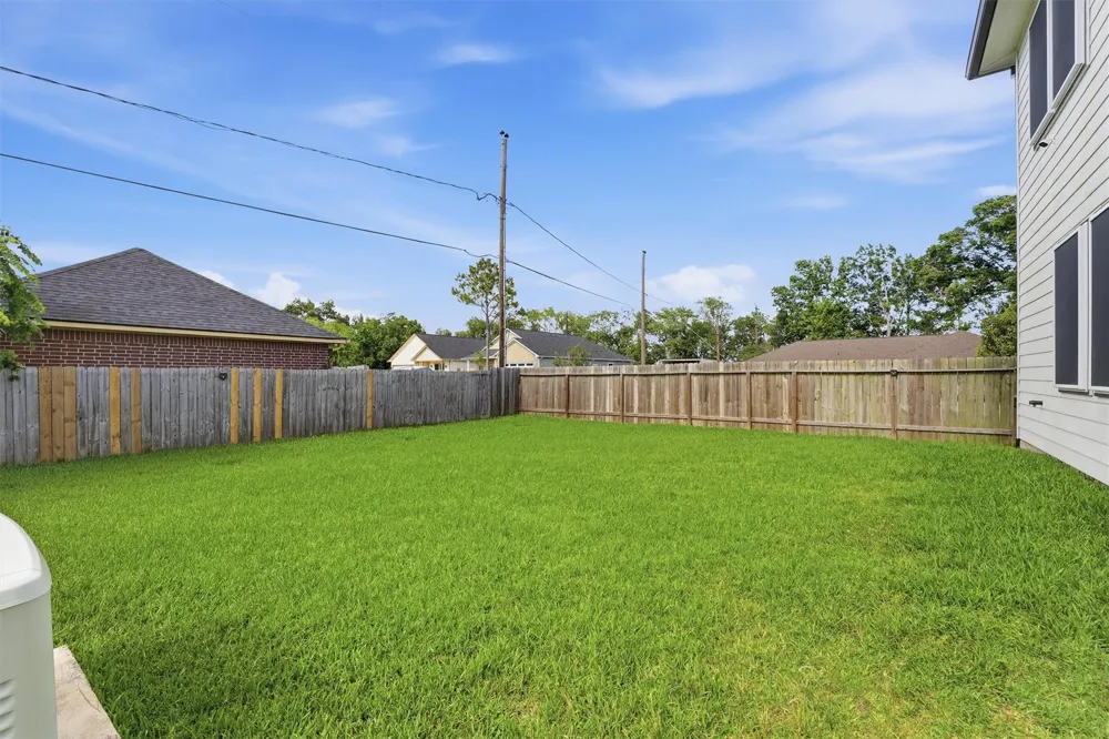 11037 Bois D Arc Street La Porte, TX 77571