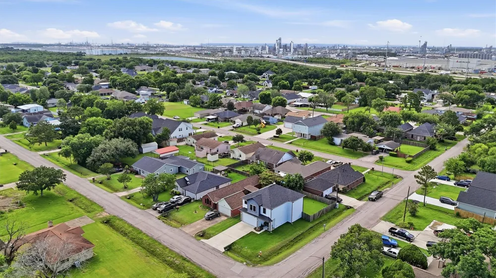 11037 Bois D Arc Street La Porte, TX 77571