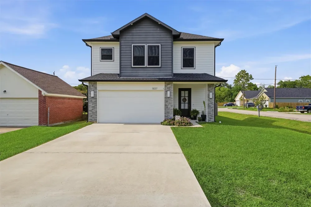 11037 Bois D Arc Street La Porte, TX 77571