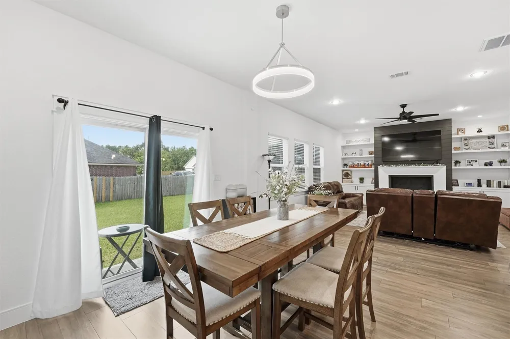 11037 Bois D Arc Street La Porte, TX 77571