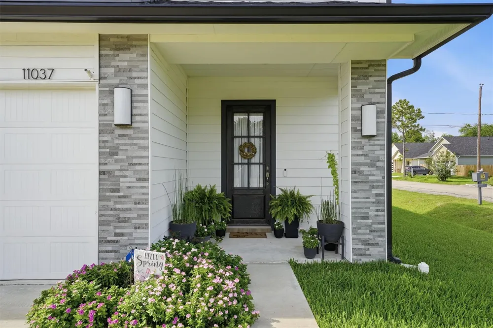 11037 Bois D Arc Street La Porte, TX 77571