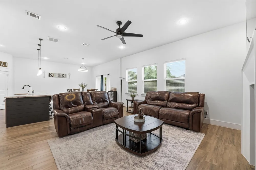 11037 Bois D Arc Street La Porte, TX 77571