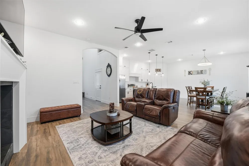 11037 Bois D Arc Street La Porte, TX 77571