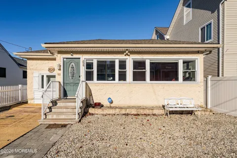 208 Carteret Avenue