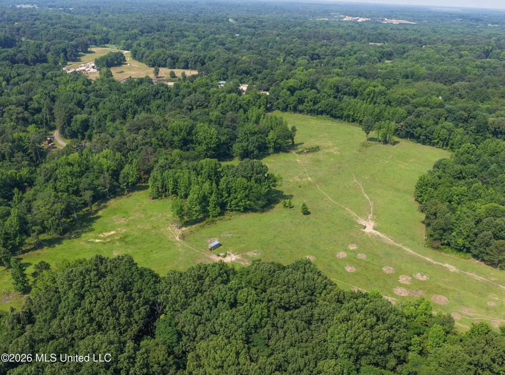 2169 Slocum Road Hernando, MS 38632