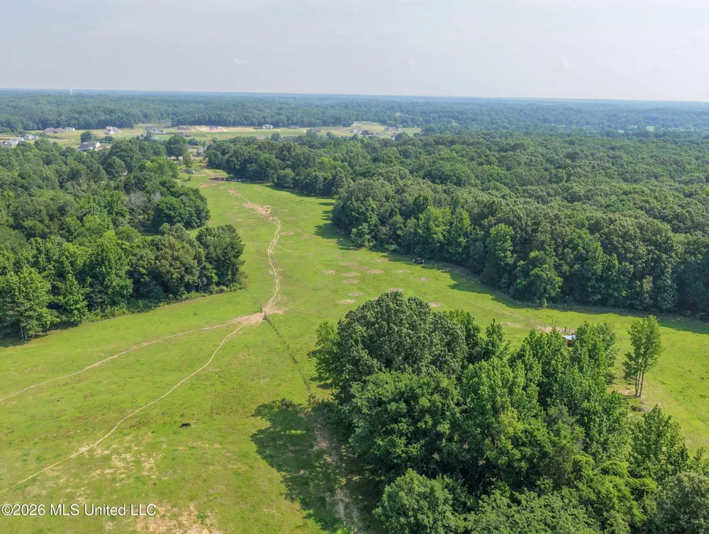 2169 Slocum Road Hernando, MS 38632