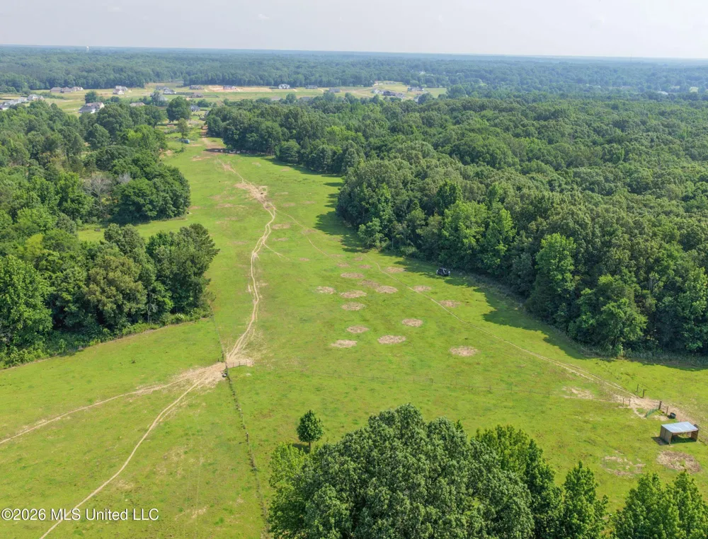 2169 Slocum Road Hernando, MS 38632