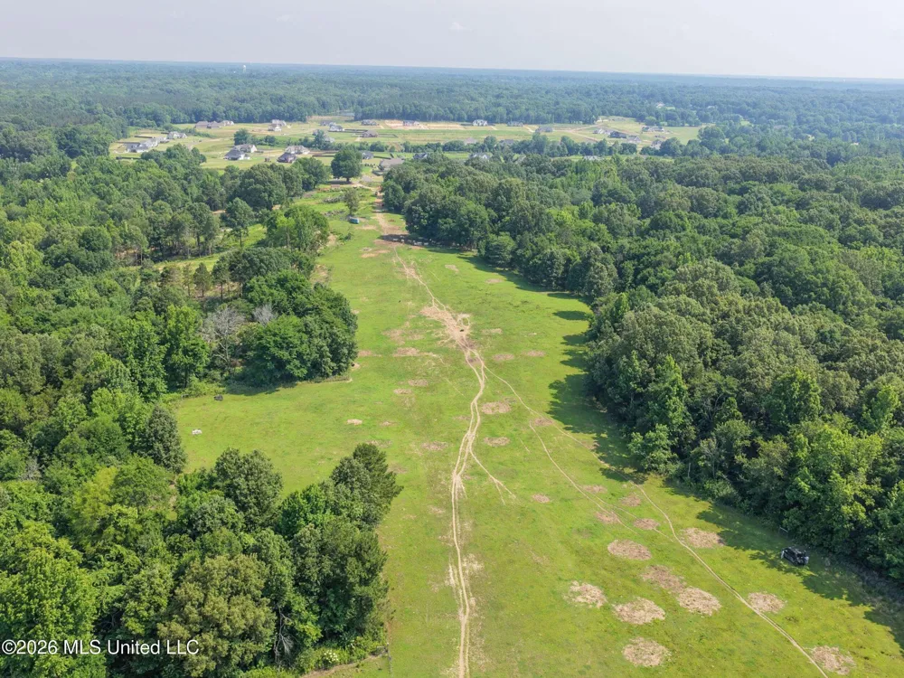 2169 Slocum Road Hernando, MS 38632