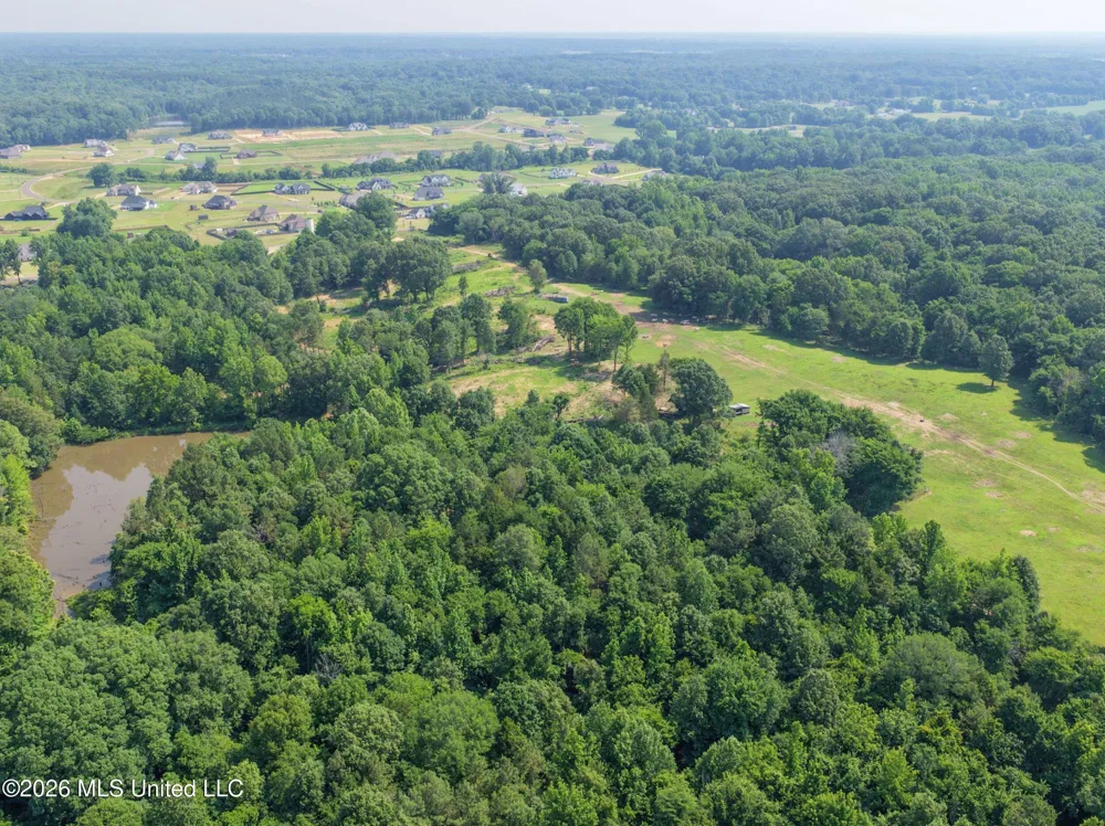 2169 Slocum Road Hernando, MS 38632