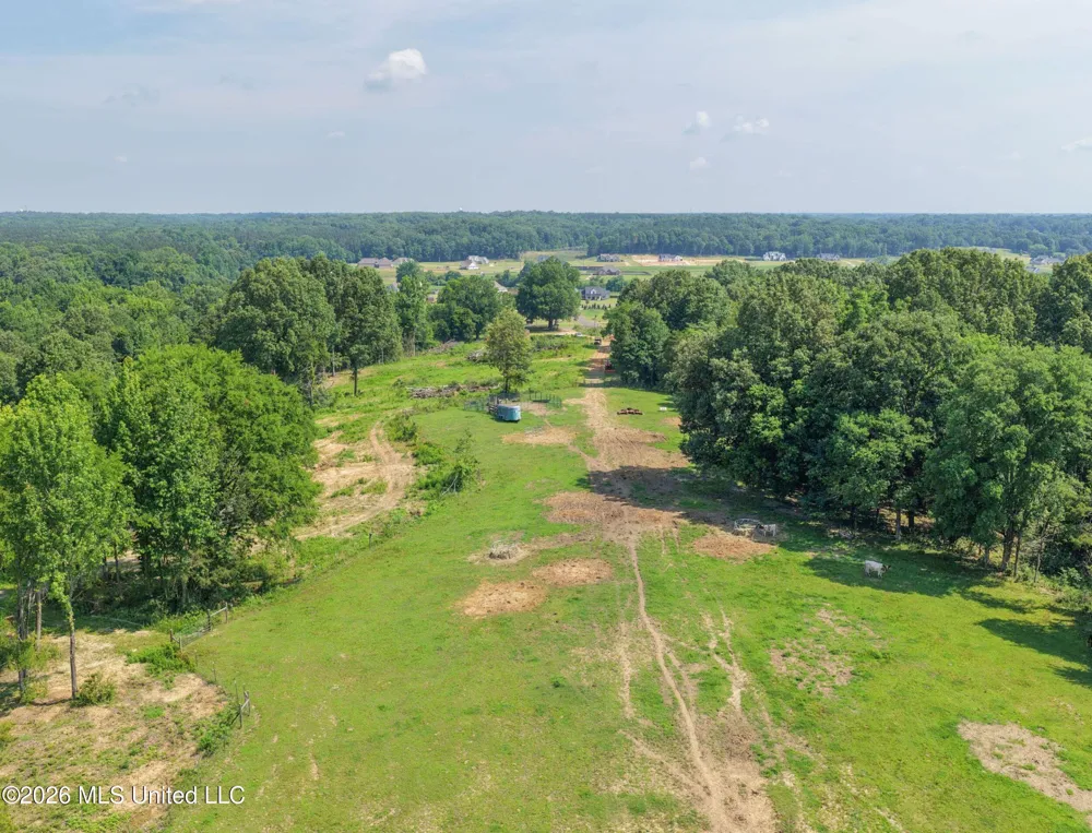 2169 Slocum Road Hernando, MS 38632