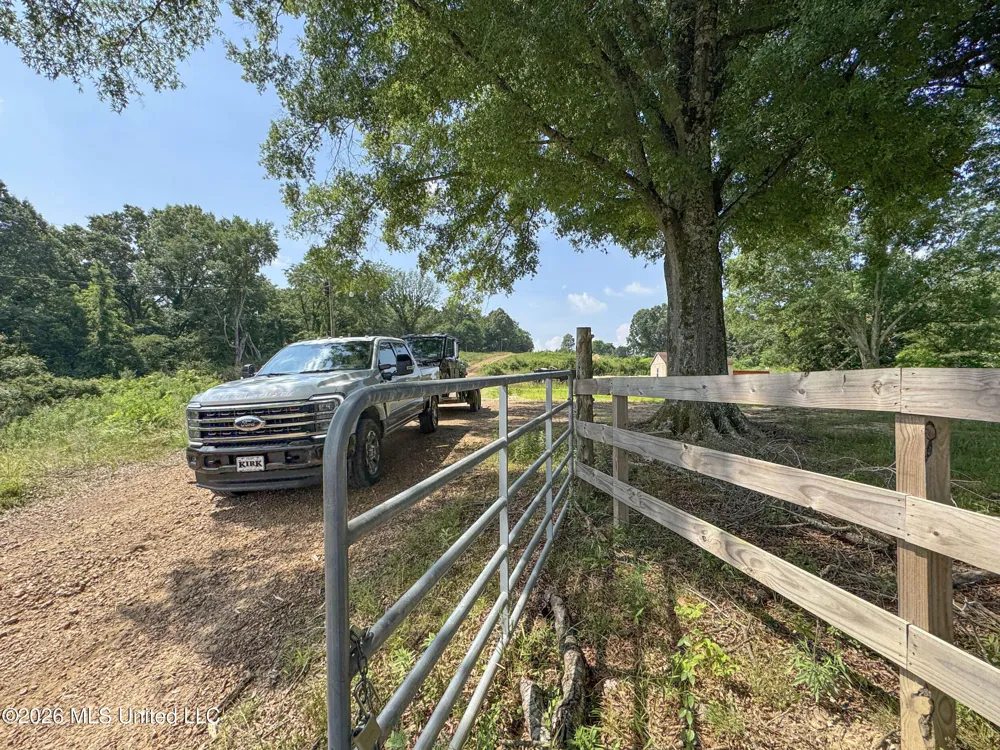 2169 Slocum Road Hernando, MS 38632