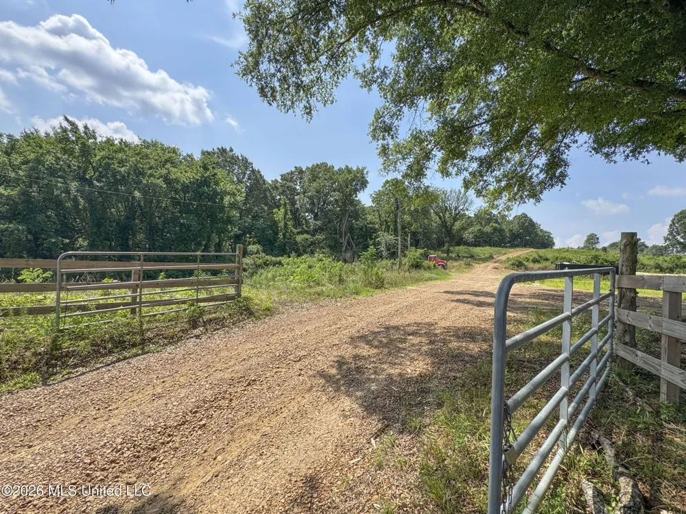 2169 Slocum Road Hernando, MS 38632