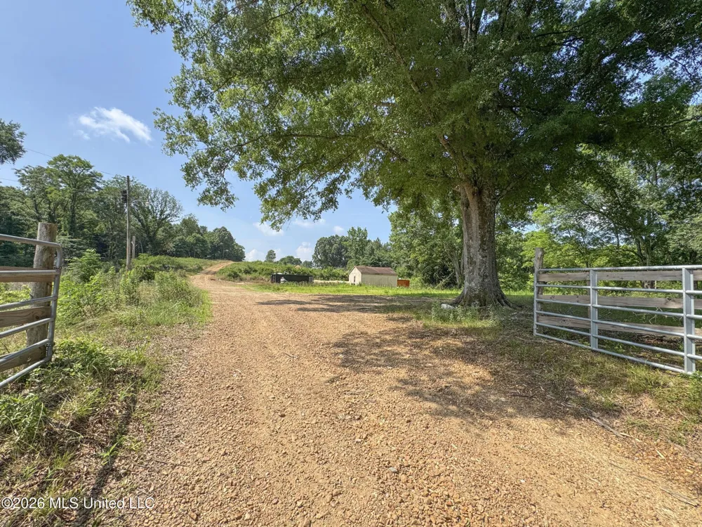 2169 Slocum Road Hernando, MS 38632