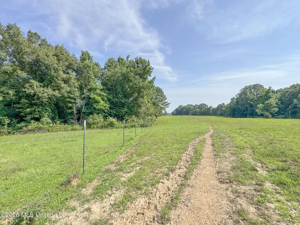 2169 Slocum Road Hernando, MS 38632