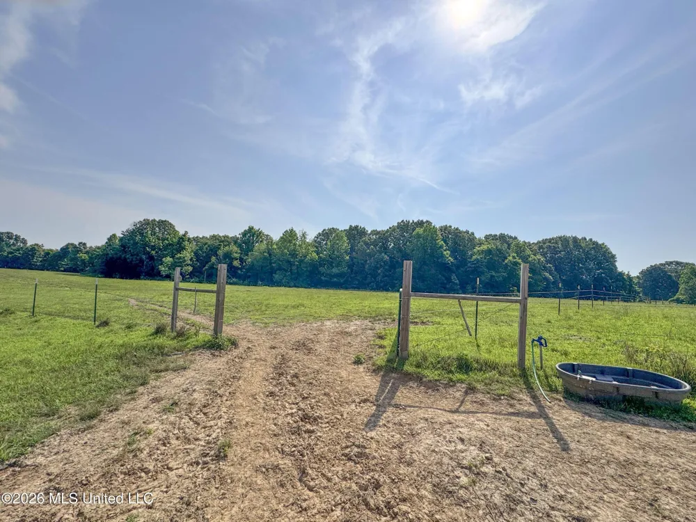2169 Slocum Road Hernando, MS 38632