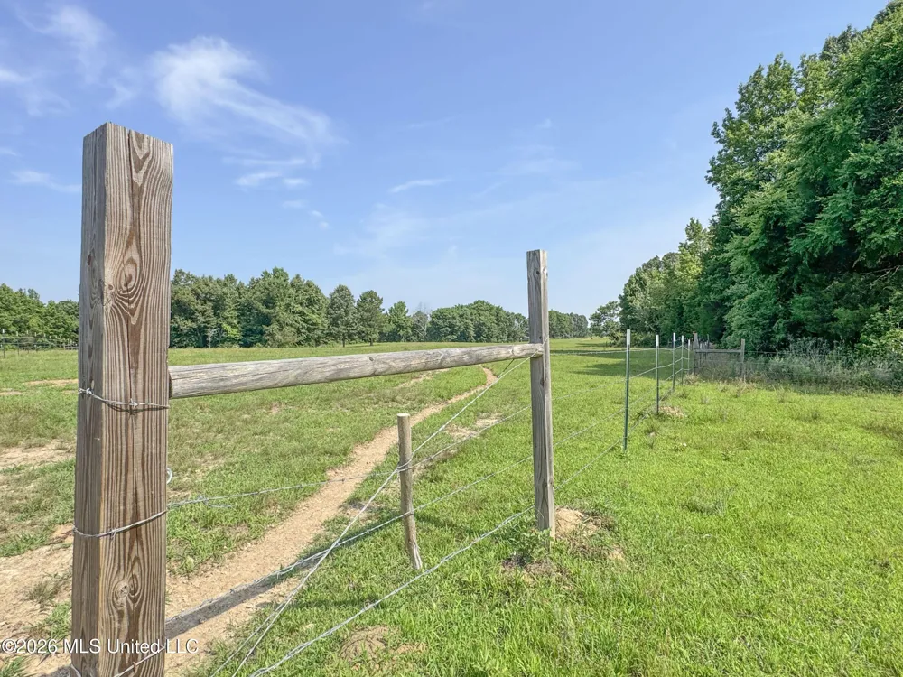 2169 Slocum Road Hernando, MS 38632