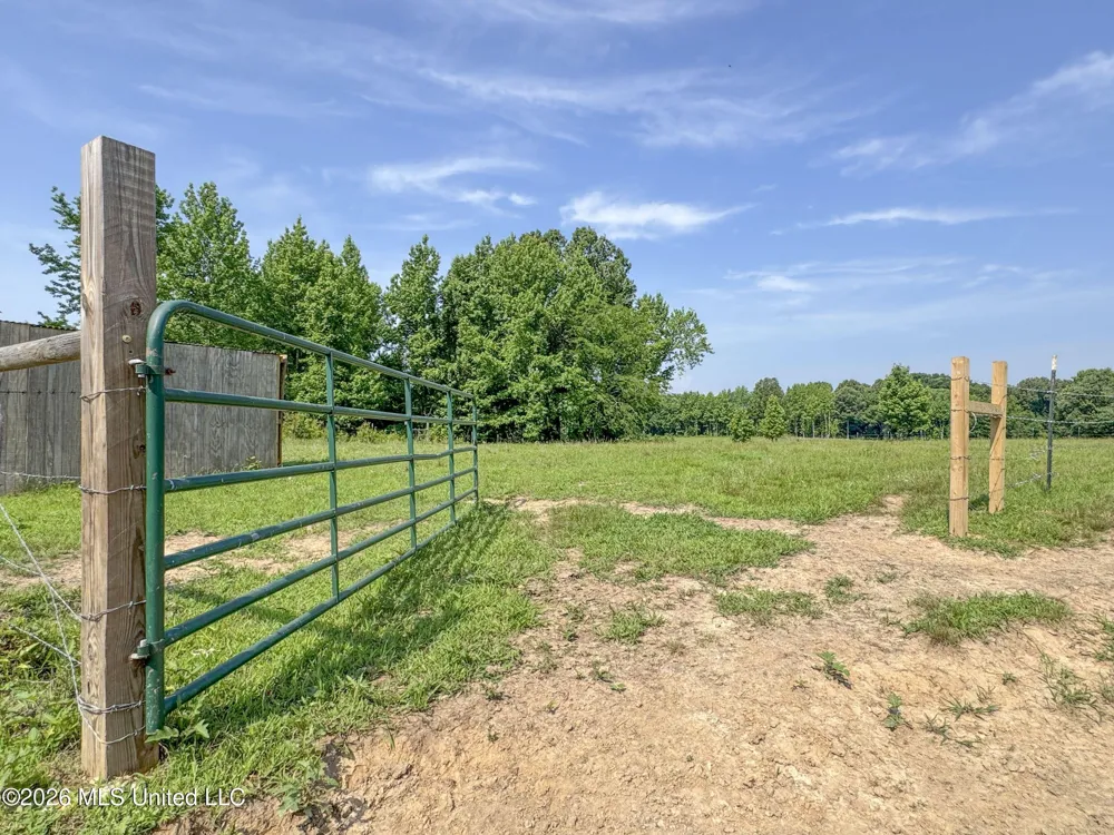 2169 Slocum Road Hernando, MS 38632