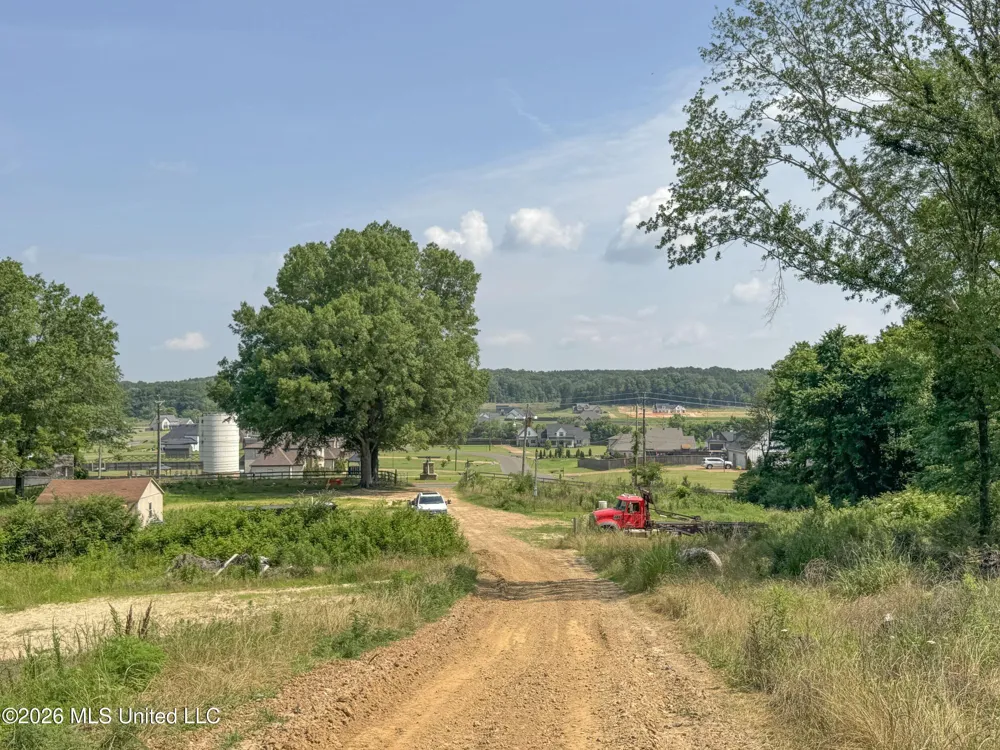 2169 Slocum Road Hernando, MS 38632