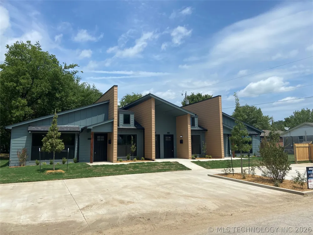 207 E 3rd Street #D